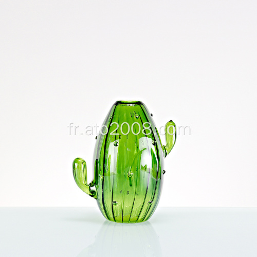 Vase en verre cactus vert.